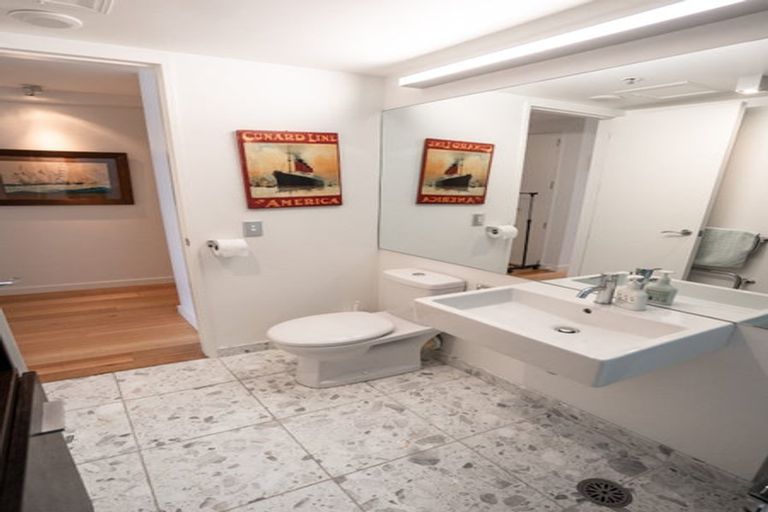 Photo of property in Aqua, 7/74 Oriental Parade, Oriental Bay, Wellington, 6011