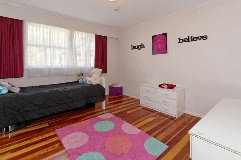 Photo of property in 2 Pamela Place, New Lynn, Auckland, 0600