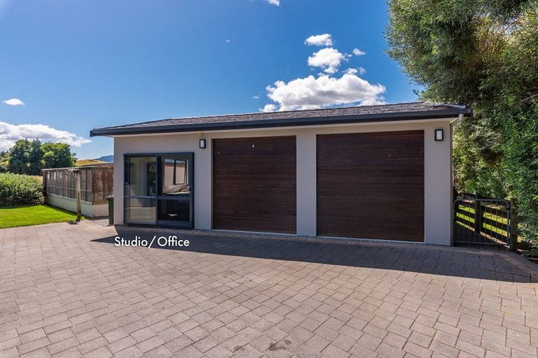 Photo of property in 33 Killalea Place, Paraparaumu, 5032