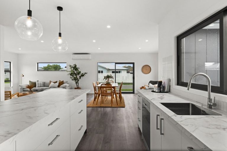 Photo of property in 24 George Yee Place, Taradale, Napier, 4112