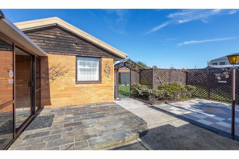Photo of property in 95 Momorangi Crescent, Redwood, Christchurch, 8051