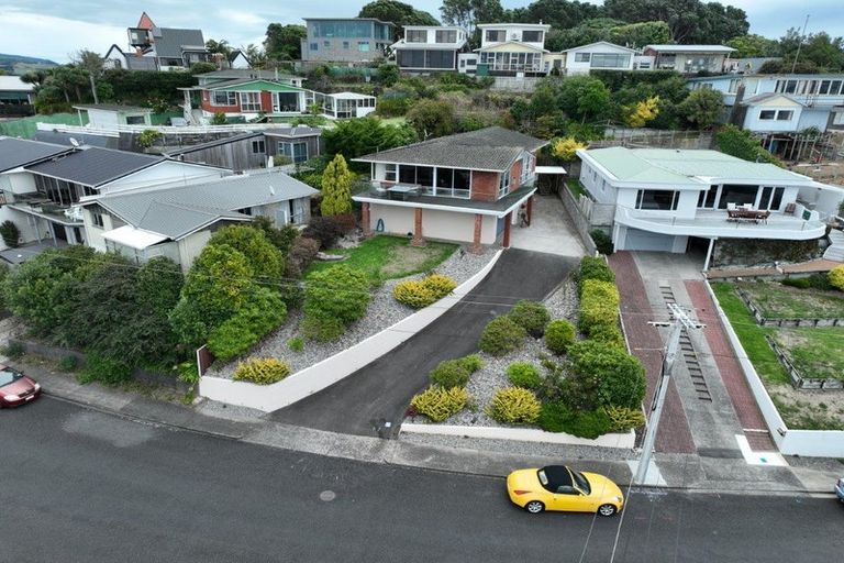 Photo of property in 11 Findlay Street, Moturoa, New Plymouth, 4310