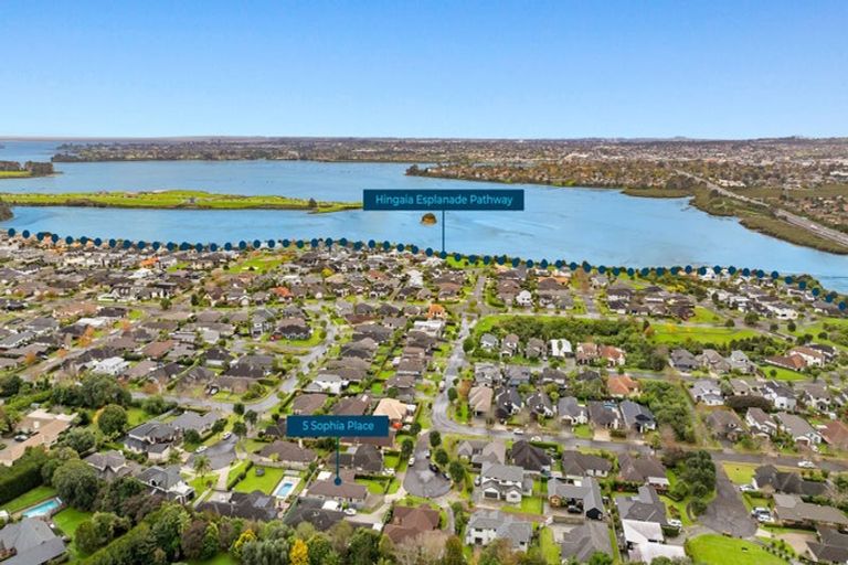 Photo of property in 5 Sophia Place, Karaka, Papakura, 2113