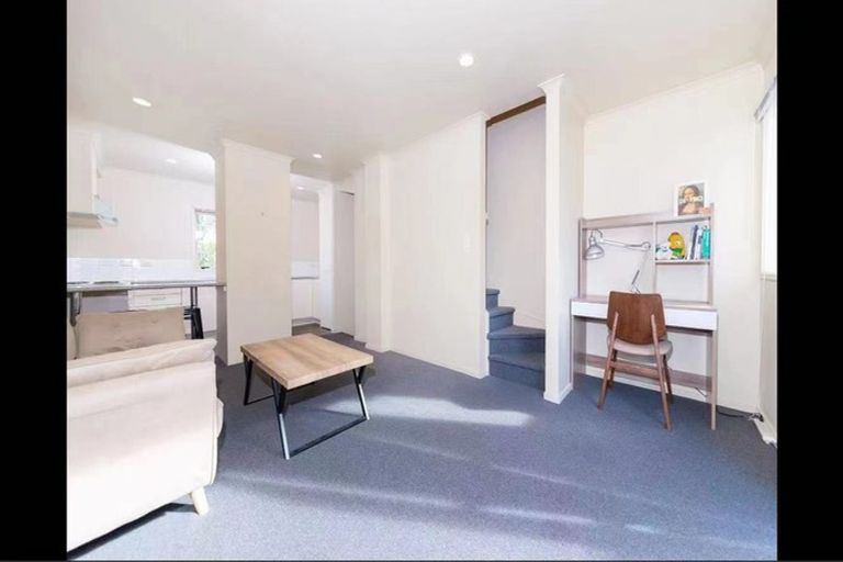 Photo of property in 3/51 Henderson Valley Road, Henderson, Auckland, 0612