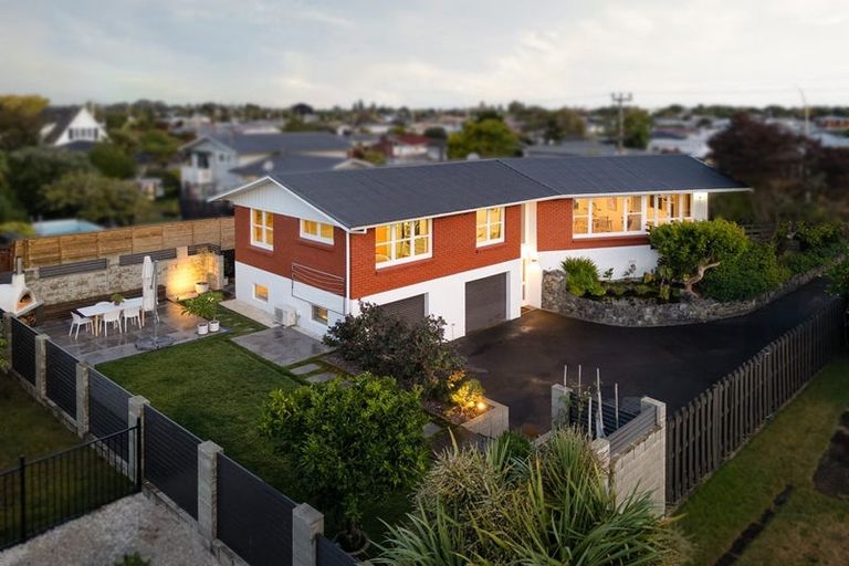 Photo of property in 180 Sandwich Road, St Andrews, Hamilton, 3200