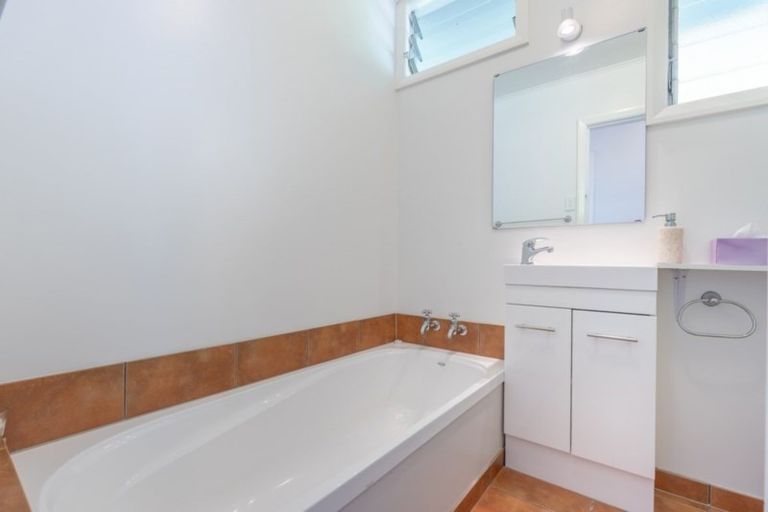 Photo of property in 3 Grenville Terrace, Moana, Nelson, 7011