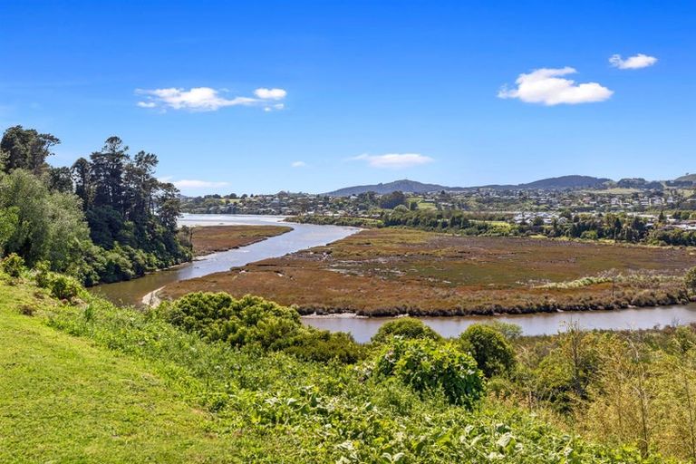 Photo of property in 4a Begonia Way, Greerton, Tauranga, 3112