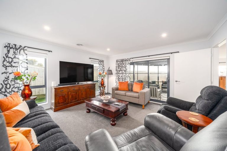 Photo of property in 4 Antigua Way, Grenada Village, Wellington, 6037