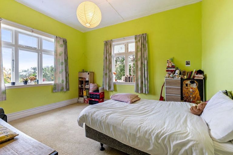Photo of property in 8 Northland Road, Northland, Wellington, 6012