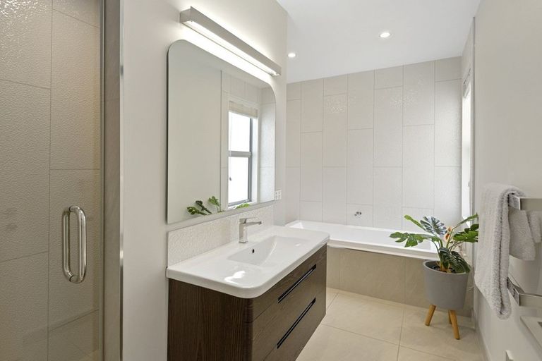 Photo of property in 2 Greenbank Place, Parklands, Christchurch, 8083