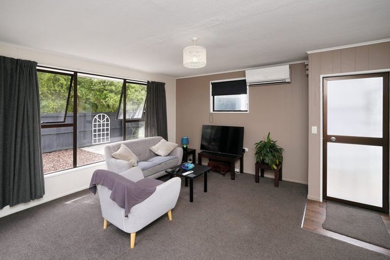 Photo of property in 33 Seymour Street, Hornby, Christchurch, 8042