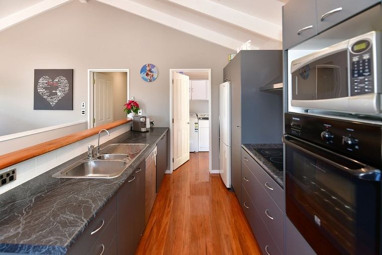 Photo of property in 3 Ngahere Views, Orewa, 0931