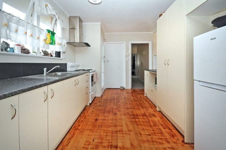 Photo of property in 14 Harper Street, Papakura, 2110