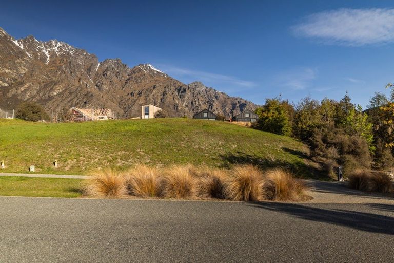 Photo of property in 11 Rannoch Drive, Jacks Point, Queenstown, 9371