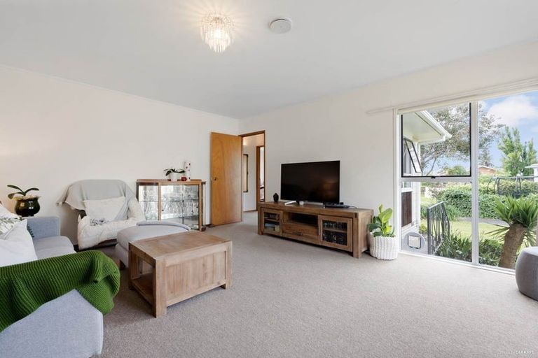 Photo of property in 13 Kereru Place, Half Moon Bay, Auckland, 2012