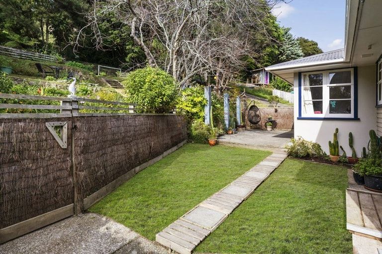 Photo of property in 11 Thomas Street, Stokes Valley, Lower Hutt, 5019