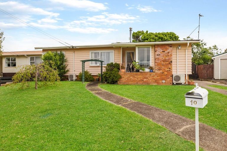 Photo of property in 10 Clendon Place, Manurewa, Auckland, 2102