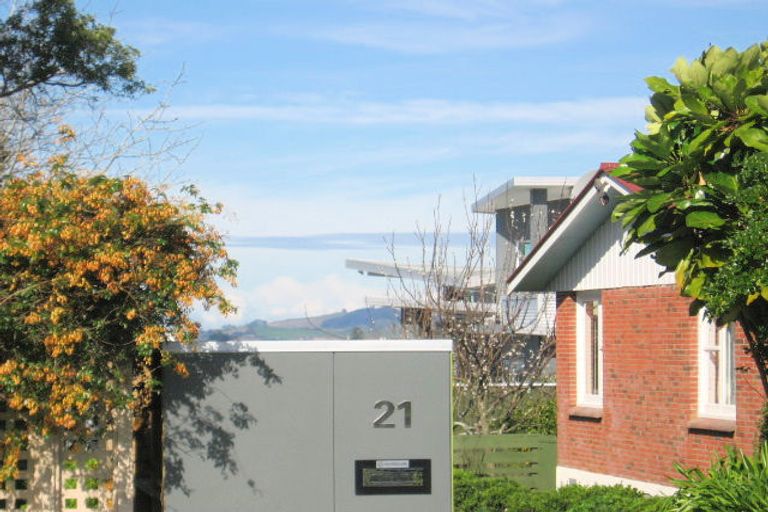 Photo of property in 21 Hillcrest Road, Otumoetai, Tauranga, 3110