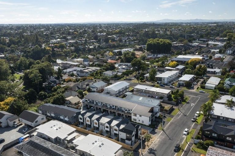 Photo of property in 7/12 Charlemont Street, Whitiora, Hamilton, 3200