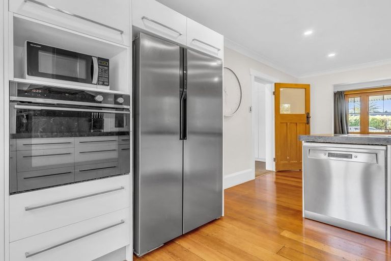 Photo of property in 1106 Caroline Road, Mayfair, Hastings, 4122