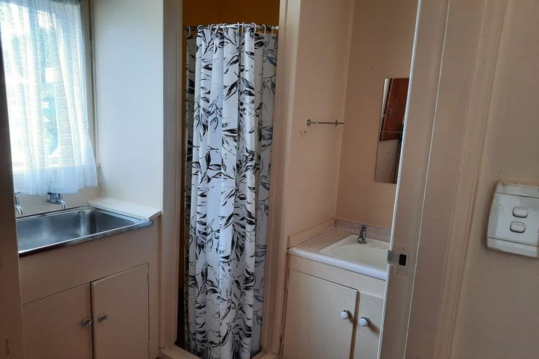 Photo of property in 73a Kenderdine Road, Papatoetoe, Auckland, 2025