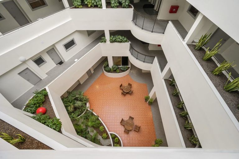 Photo of property in Stadium Garden Flats, 401/107 Thorndon Quay, Pipitea, Wellington, 6011