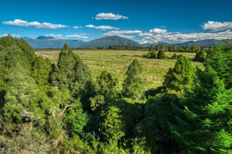 Photo of property in 1967e Arnold Valley Road, Moana, 7872