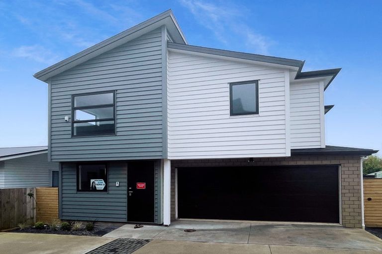 Photo of property in 18c Mackenzie Street, Te Atatu South, Auckland, 0610