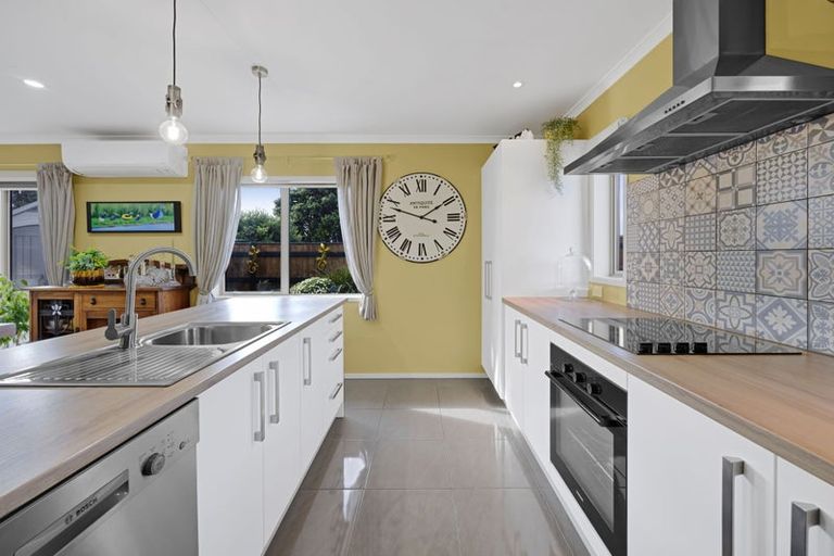 Photo of property in 17 Hira Street, Ohawe, Hawera, 4671