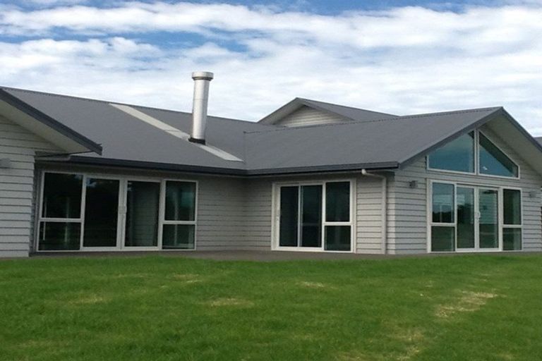 Photo of property in 14 Burberry Road, Karaka, Drury, 2578