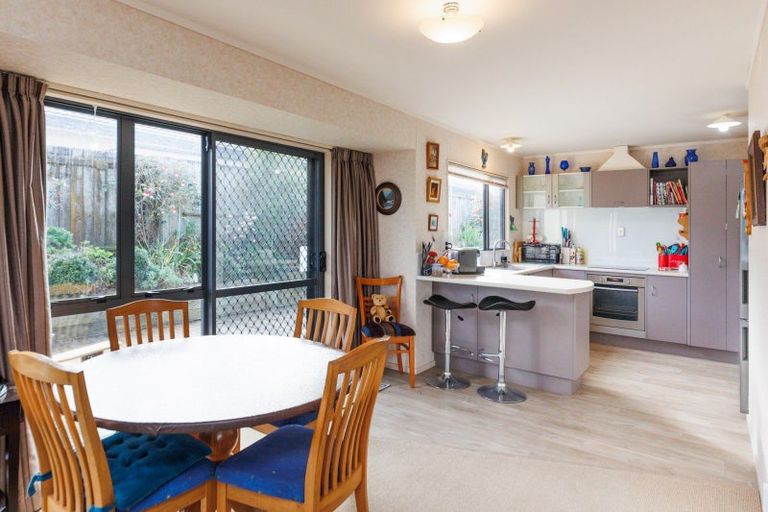 Photo of property in 6 Jordan Way, Kelvin Grove, Palmerston North, 4414