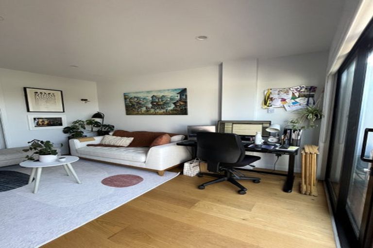 Photo of property in Frank Sargeson Apts, 6/74g Anzac Street, Takapuna, Auckland, 0622