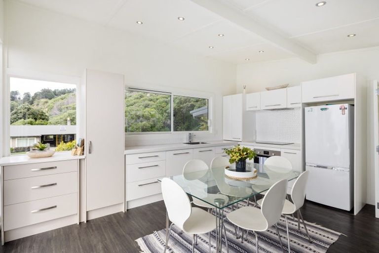 Photo of property in 16 Cathedral Road, Gore Bay, Cheviot, 7383