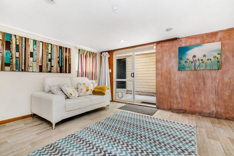 Photo of property in 2/10 Liverpool Street, Papakura, 2110