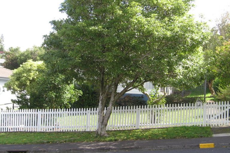 Photo of property in 7 Kemp Road, Massey, Auckland, 0614