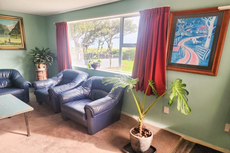 Photo of property in 15 Surrey Street, Orepuki, Riverton, 9881