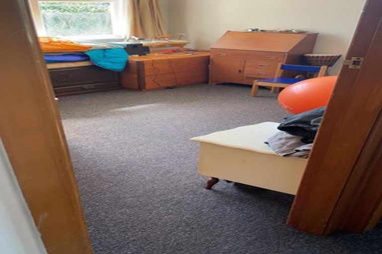 Photo of property in 11 Innes Way, Newlands, Wellington, 6037