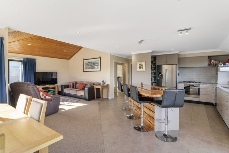 Photo of property in 25 Pateke Way, Paraparaumu Beach, Paraparaumu, 5032