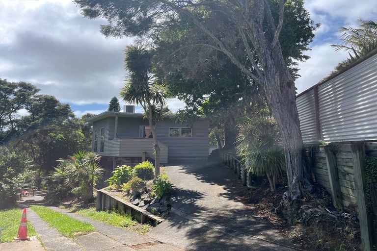 Photo of property in 3/27 Stanley Road, Glenfield, Auckland, 0629