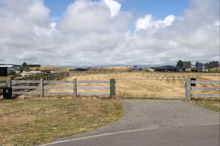 Photo of property in 15 Roma Way, Waitarere, 5510