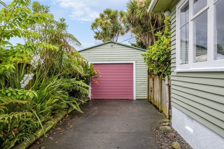 Photo of property in 10 Gardener Street, Levin, 5510