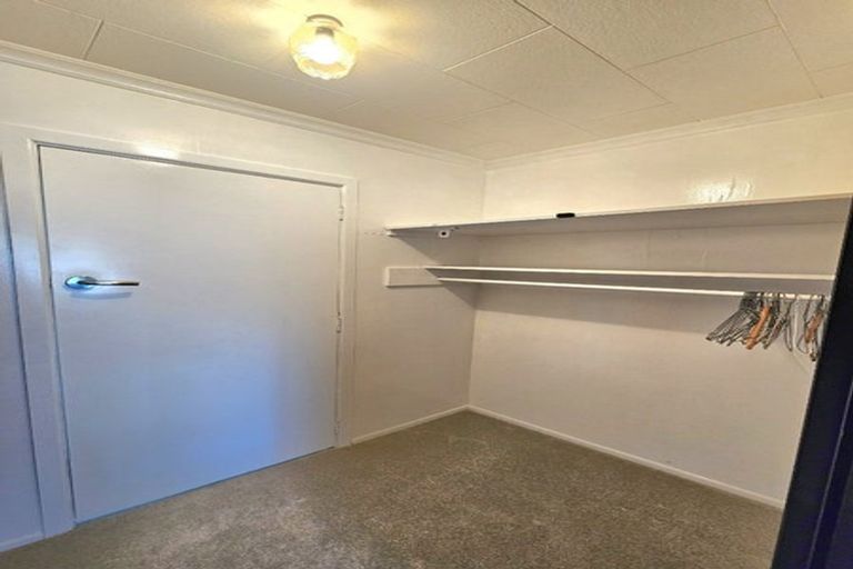 Photo of property in 4 Poplar Grove, Whalers Gate, New Plymouth, 4310