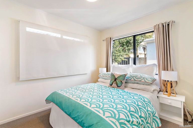 Photo of property in 106 Seymour Road, Sunnyvale, Auckland, 0612