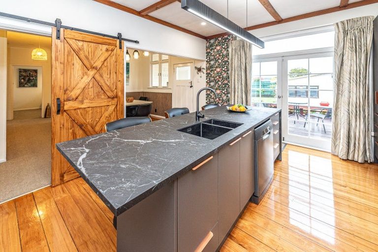 Photo of property in 20 College Street, College Estate, Whanganui, 4500