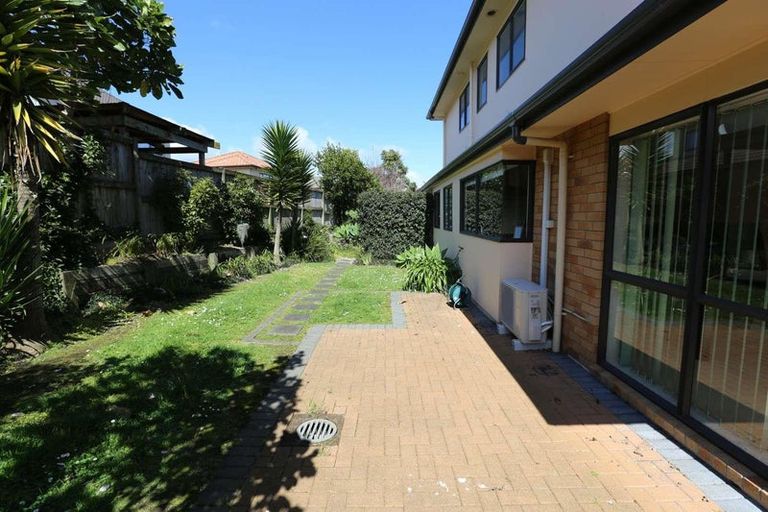Photo of property in 23 Carousel Crescent, East Tamaki Heights, Auckland, 2016