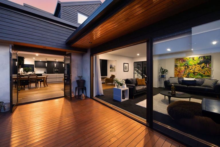 Photo of property in 4 Wairarapa Terrace, Merivale, Christchurch, 8014