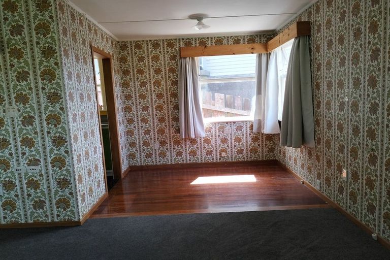 Photo of property in 30 Mark Avenue, Paparangi, Wellington, 6037