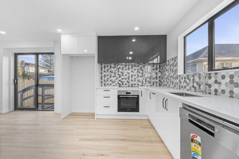 Photo of property in 15 Dreadon Road, Manurewa, Auckland, 2102