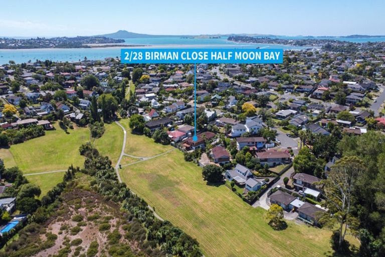 Photo of property in 2/28 Birman Close, Half Moon Bay, Auckland, 2012