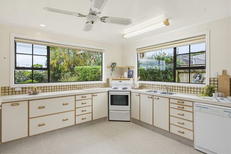 Photo of property in 38 Rimu Street, Waikanae, 5036